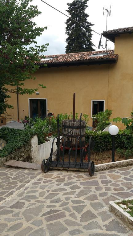 Casale Mammarella Apartment L'Aquila Bagian luar foto